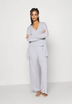 Anna Field 3 Piece Jersey- Pyjama - Mottled Light Grey 12 Anna Field 3 Piece Jersey- Pyjama - Mottled Light Grey -Anna Field 38d0cdbd36d04b88a1f979aef6fff228