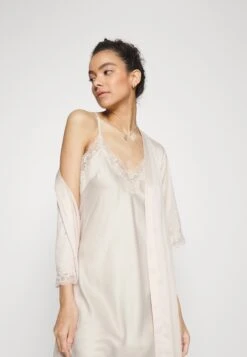 Anna Field Bridal Nightie / 003 - Off-White - Nachtjapon - 003 - Off-White 11 Anna Field Bridal Nightie / 003 - Off-White - Nachtjapon - 003 - Off-White -Anna Field b0d5595a3a9e44e28968fba66029159e