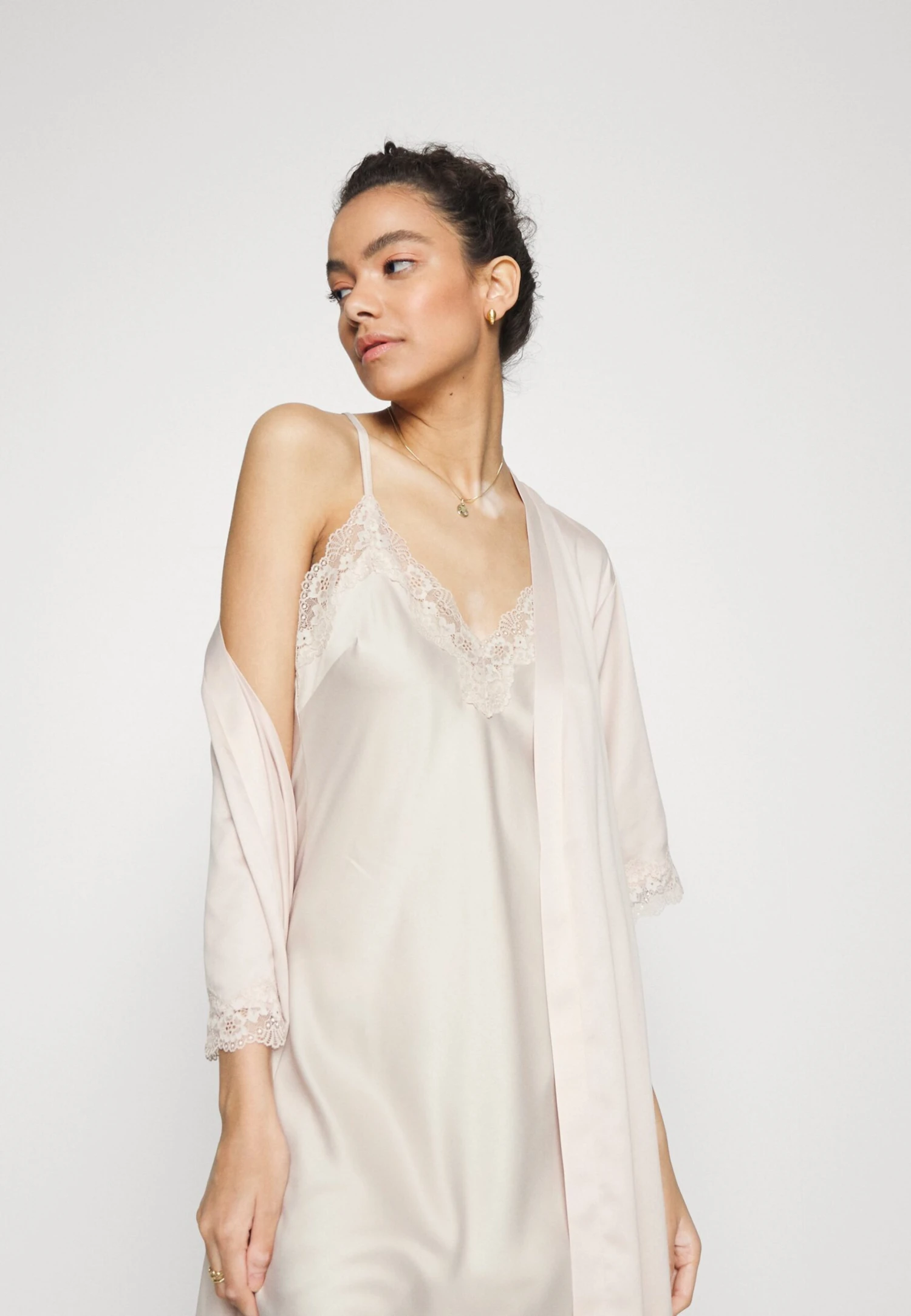 Anna Field Bridal Nightie / 003 - Off-White - Nachtjapon - 003 - Off-White 6 Anna Field Bridal Nightie / 003 - Off-White - Nachtjapon - 003 - Off-White - Afbeelding 4