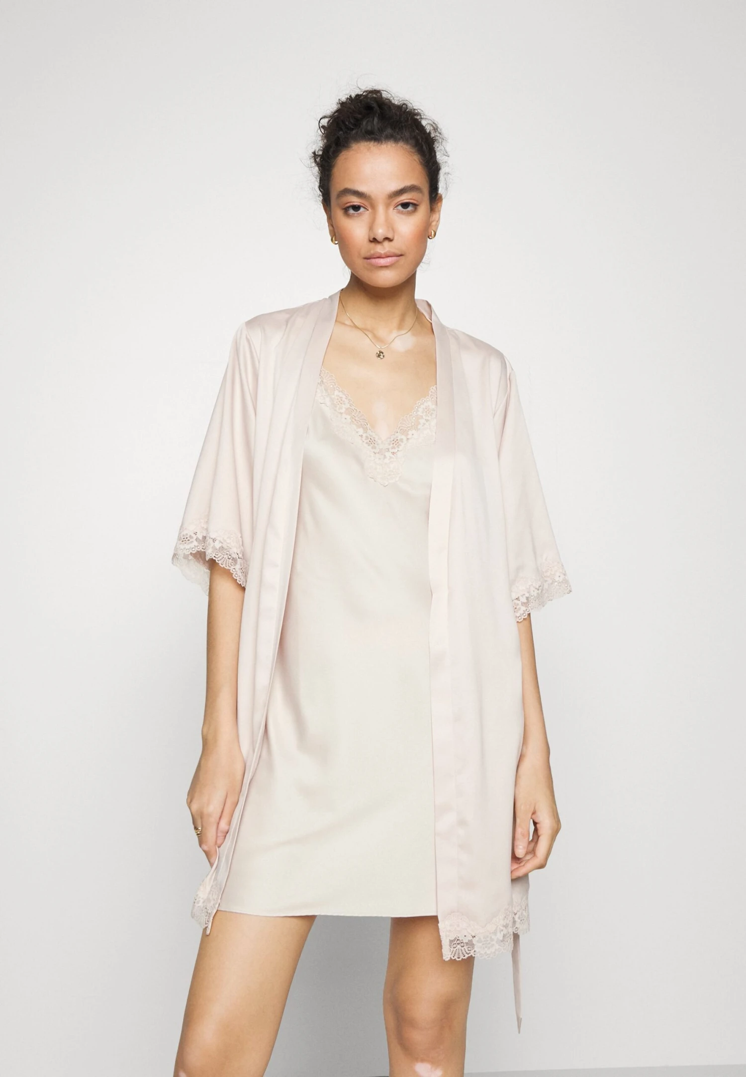 Anna Field Bridal Nightie / 003 - Off-White - Nachtjapon - 003 - Off-White 4 Anna Field Bridal Nightie / 003 - Off-White - Nachtjapon - 003 - Off-White - Afbeelding 2